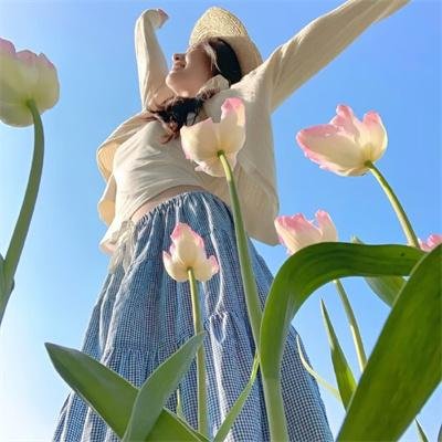 蒙面纱的男子